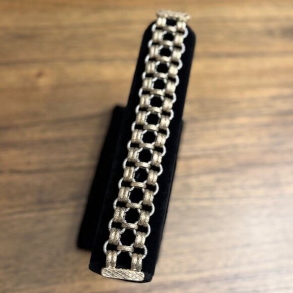 Lia Sophia "ROBIN" Bracelet - Picture 2 of 7